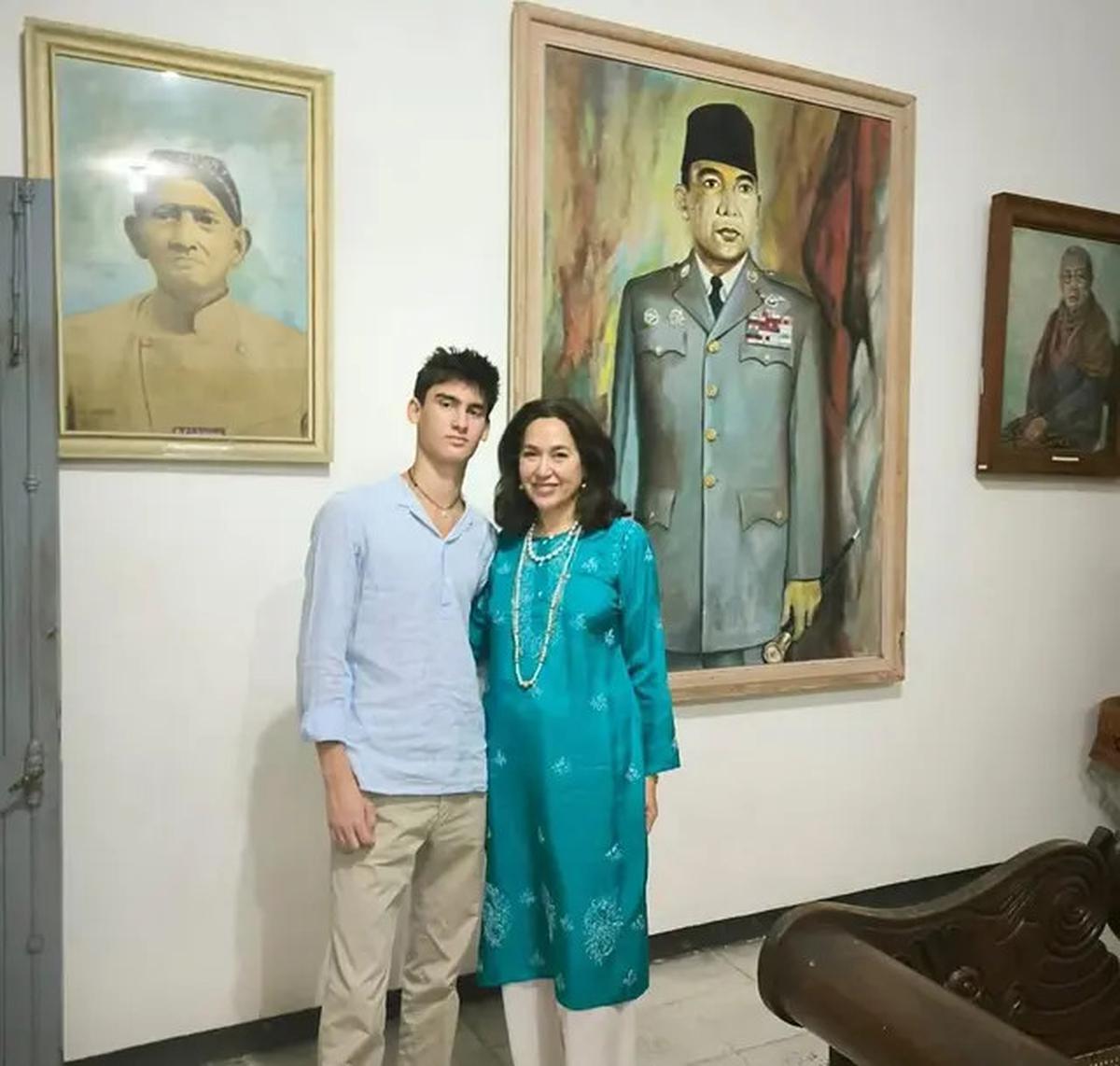 Potret Ganteng Kiran Seegers, Cucu Presiden Soekarno yang Ada di Belanda Anak dari Kartika Sari