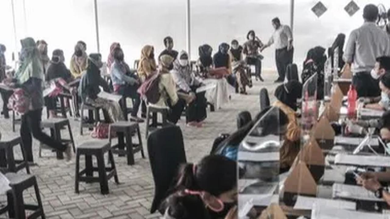 Namun, Syaefuloh belum dapat merinci jumlah pasti pemegang KJP Plus yang tidak tepat sasaran. Sebab, Disdik DKI masih melakukan verifikasi data satu per satu agar program ini tepat sasaran.