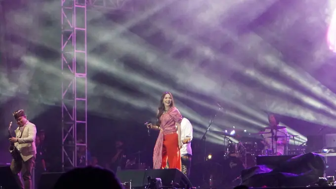 Mahalini di Panggung Titik Kumpul Fest 2024. [Foto: Lanny Kusuma/Fimela]