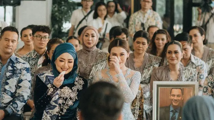 Potret Reza Artamevia dan Angelina Sondakh Dampingi Aaliyah Lamaran