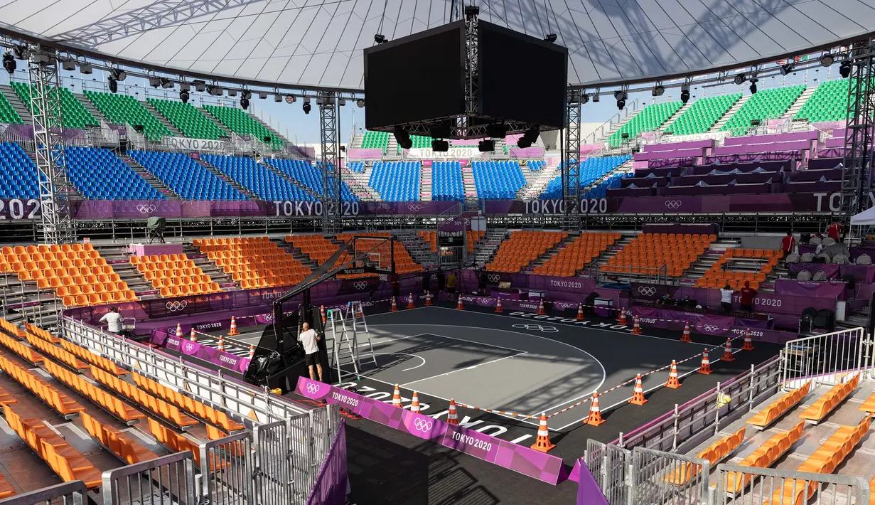 Aomi Urban Sports Park merupakan tempat sementara di distrik Aomi dan terletak dekat dengan Desa Atlet yang menyuguhkan pemandangan indah Teluk Tokyo. Venue ini akan digunakan untuk cabang olah raga basket 3x3 dan panjat tebing pada Olimpiade Tokyo 2020. (Foto: AFP/Yuki Iwamura)