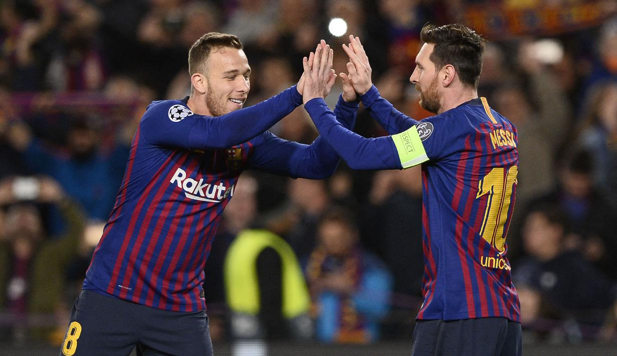 Arthur Melo bergabung dengan Barcelona pada tahun 2018 dan pernah merasakan satu tim bersama mega bintang Lionel Messi. Dua tahun berselang ia pindah ke Juventus dan menjadi rekan Cristiano Ronaldo. (Foto: AFP/Josep Lago)