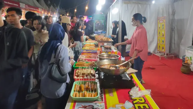 Hari UMKM Nasional 2024 di Palembang, Menteri Teten: UMKM Jadi Dewa Penolong