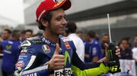 Valentino Rossi optimistis bersaing dengan Jorge Lorenzo di balapan MotoGP Jepang, Minggu (11/10/2015), seusai sukses start di posisi kedua.