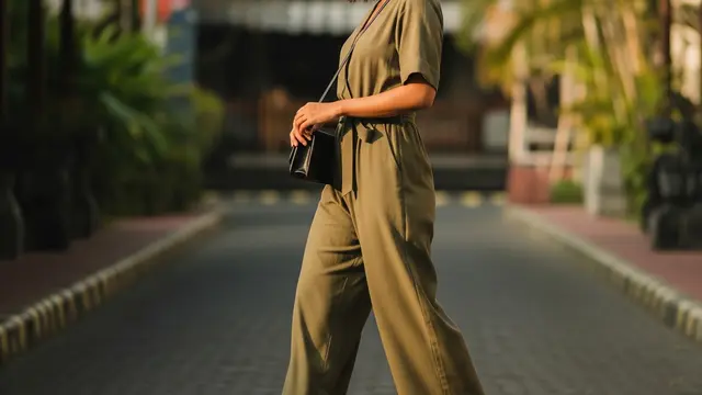 Model Sepatu Wedges Wanita (AI)