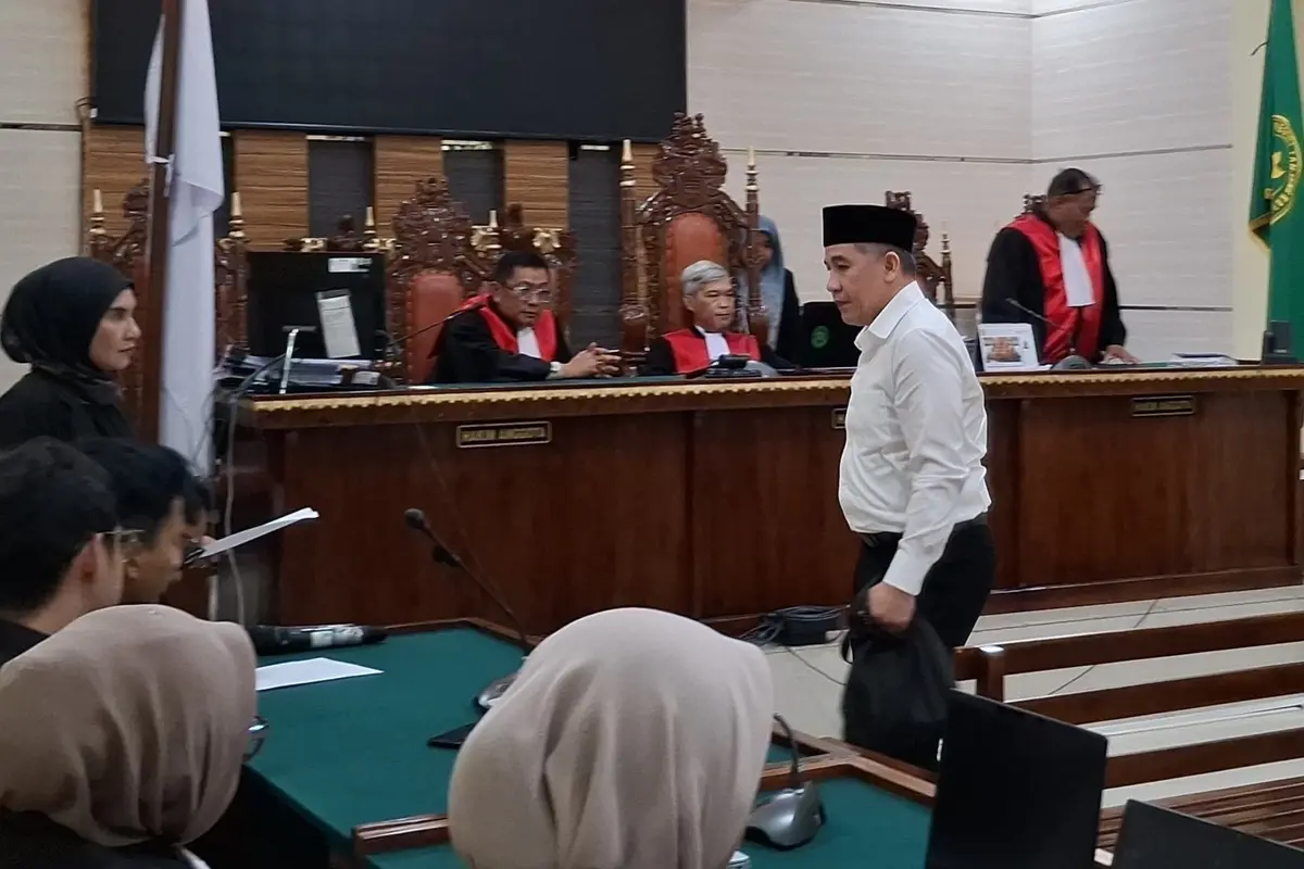 Mantan Bupati Pesawaran, Dendi Ramadhona, divonis 8 tahun penjara oleh Majelis Hakim Pengadilan Negeri (PN) Tanjungkarang. (Liputan6.com/Ardi Munthe).