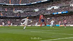 Berita video gol yang diciptakan Cristiano Ronaldo dan Antoine Griezmann pada laga Real Madrid vs Atletico Madrid dalam lanjutan La Liga 2017-2018. This video presented by BallBall.