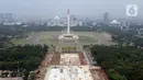 Suasana proyek revitalisasi Taman Sisi Selatan Monumen Nasional dilihat dari ketinggian, Jakarta, Minggu (19/1/2020). Proses revitalisasi kawasan Monas menggunakan skema multi-years dalam waktu tiga tahun dari 2019 hingga 2021. (Liputan6.com/Helmi Fithriansyah)