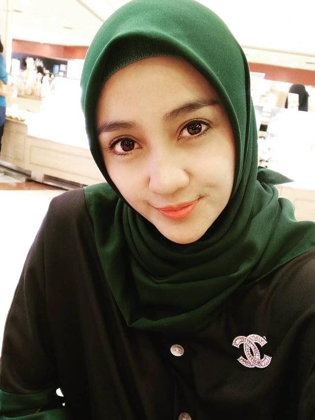 7 Potret Penty Nur Afiani, Pemain Misteri Gunung Merapi yang Kini Berhijab