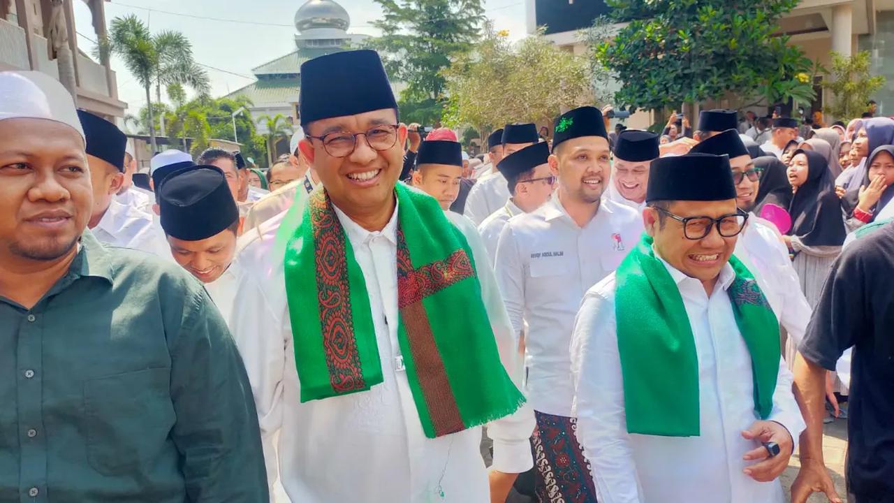 Maka dari itu, ia menyebut kebijakan yang kini berjalan tak sesuai dengan hukum yang ada.<br>