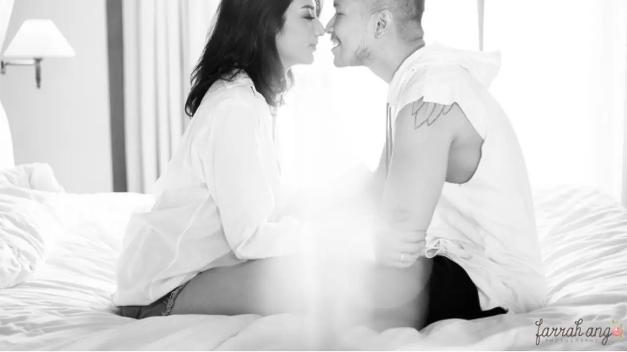 Intip Gaya Honeymoon Tyas Mirasih yang Intim dan Seksi