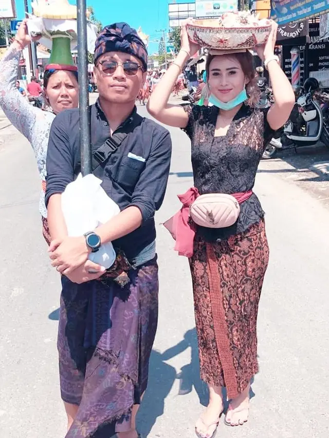Kebaya Hitam