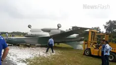 Pesawat tempur F-16 dengan nomor ekor TS 1603 yang tergelincir di Lanud Roesmin Nurjadin Pekanbaru, Riau Selasa petang (14/3/ 2017)