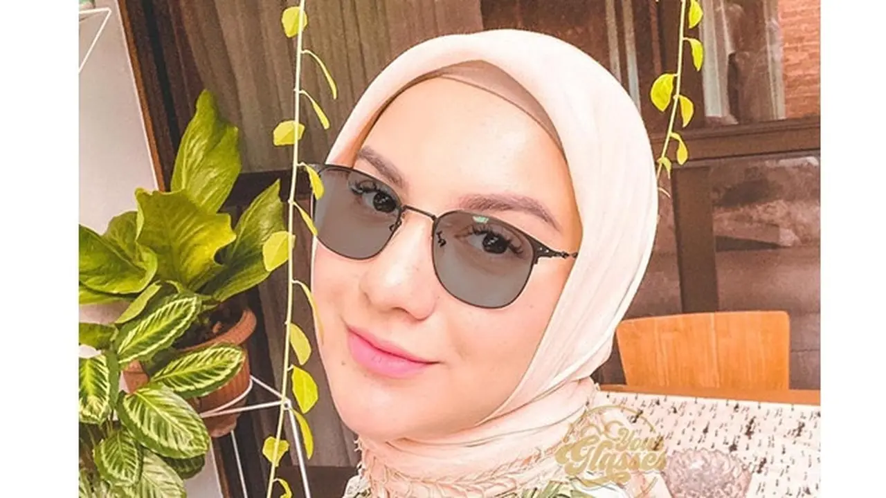 Tak Percaya Diri Karena Bobot Naik 10 Kg, Ini 6 Potret Terbaru Irish Bella