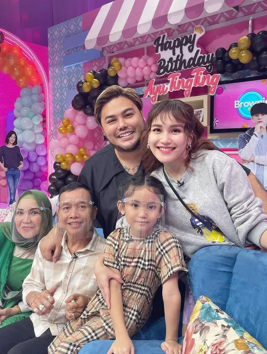 Ibu Ayu Ting Ting (Instagram/mom_ayting92_)