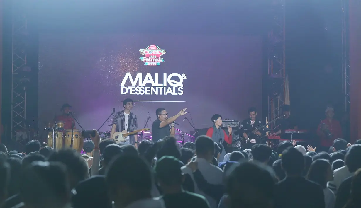 Ajang pencarian bakat musik anak SMA baru saja digelar dan berlangsung meriah pada Sabtu,(21/4). Beberapa bintang tamu hadir dalam acara Pucuk Cool Jam 2018 itu. (Nurwahyunan/Bintang.com)