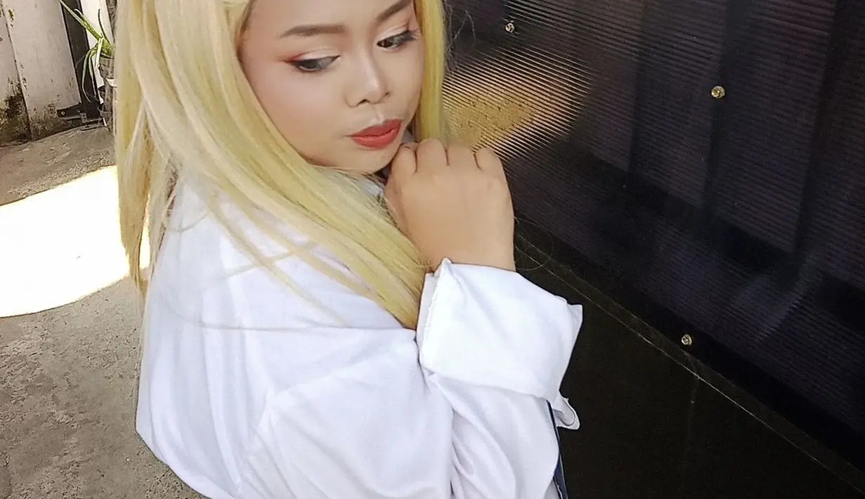 Namun, tak sedikit yang menyayangkan hijab Kekeyi yang tertutup wig. (FOTO: instagram.com/rahmawatikekeyiputricantikka23/)