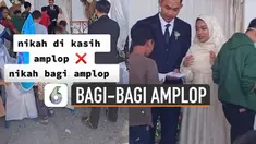 Aksi berbeda dilakukan oleh pasangan pengantin ini saat melakukan resepsi pernikahan justru membagi-bagi amplop untuk anak-anak.
