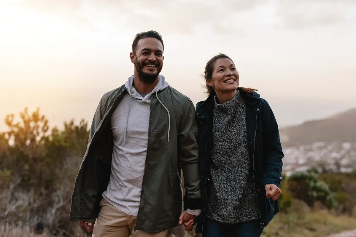 perempuan dan pasangan 26 agustus gunung