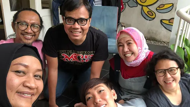 Soleh Solihun dan Tike Jenguk Arie Dagienkz