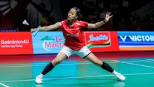 Pebulu tangkis tunggal putri Indonesia, Putri Kusuma Wardani berusaha mengembalikan kok ke arah wakil Kanda, Michelle Li dalam laga 16 besar Indonesia Open 2026 di Istora Senayan, Jakarta, Kamis (04/06/2026). (Bola.com/Bagaskara Lazuardi)