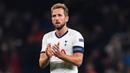 3. Harry Kane (Tottenham) - Kane mampu menjelma sebagai predator menakutkan di kotak penalti dan menjadi mesin gol Tottenham. Pada musim 2016/2017, Kane menjadi pencetak gol paling banyak di Premier League. (AFP/Ben Stansall)