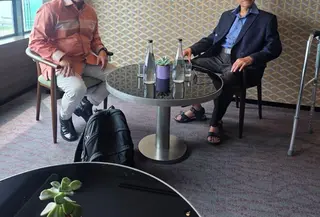 Menteri Dalam Negeri Muhammad Tito Karnavian menjenguk Wali Nanggroe Aceh, Paduka Yang Mulia Tgk. Malik Mahmud Al-Haythar, yang tengah menjalani perawatan di salah satu rumah sakit di Penang, Malaysia.