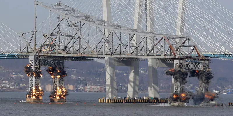 Ledakan Dahsyat Hancurkan Jembatan Tappan Zee New York