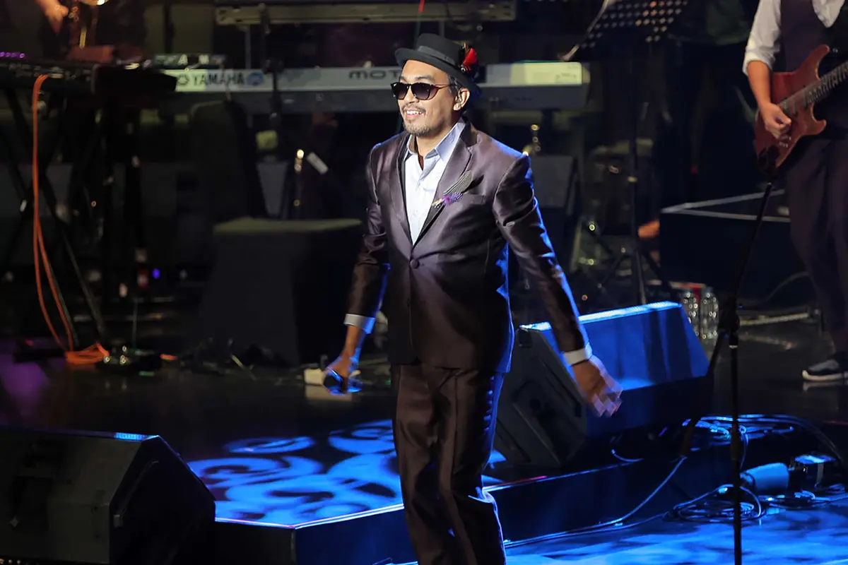 [Bintang] Konser Tanda Mata Glenn Fredly untuk Ruth Sahanaya