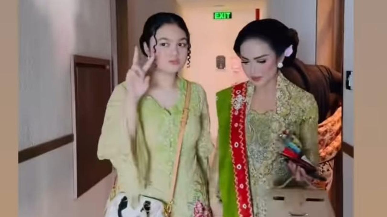 Potret Cantik Amora Anak Kris Dayanti saat Hadir di Acara Pernikahan Anak Susi Pudjiastuti