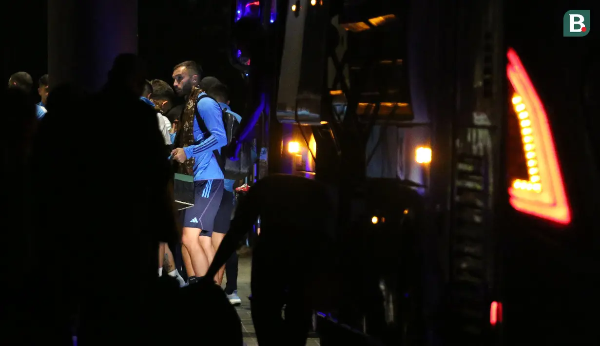 Suasana rombongan Timnas Argentina saat tiba di Hotel Fairmont, Jakarta, Jumat (16/6/2023) malam WIB. (Bola.com/Bagaskara Lazuardi)
