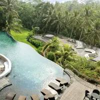 Abisena Ubud menawarkan tempat perlindungan yang elegan, di mana seni abadi Bali berpadu harmonis dengan keanggunan
modern.