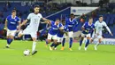 Pemain Chelsea, Jorginho, mencetak gol melalui tendangan penalti ke gawang Brighton and Hove Albion pada laga Premier League di Stadion Amex, Selasa (15/9/2020). The Blues menang dengan skor 3-1. (Glynn Kirk/Pool via AP)