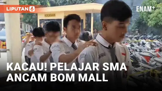 Sekelompok pelajar mengirimkan pesan singkat beisikan ancaman peledakan di sebuah pusat perbelanjaan di wilayah Koja, Jakarta Utara, Kamis (2/11/2023).