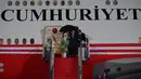 Presiden Turki Recep Tayyip Erdogan tiba di Pangkalan TNI AU Halim Perdanakusuma, Jakarta, Selasa (11/2/2025). (BAY ISMOYO/AFP)
