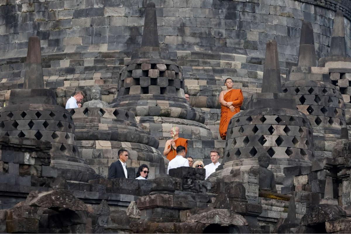 Prabowo ajak Presiden Prancis Emmanuel Macron keliling Candi Borobudur