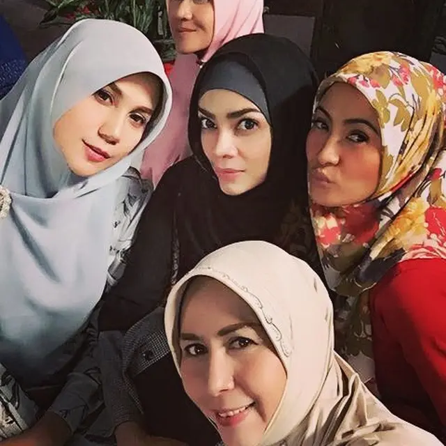Kenang Sinetron Bidadari, Ini 6 Potret Persahabatan Nova Soraya dan Marini Zumarnis