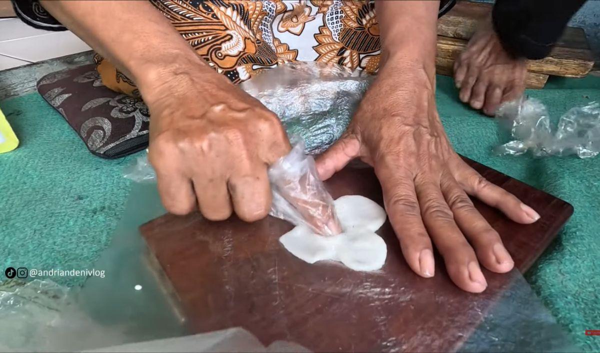 Proses Pembuatan Kolontong