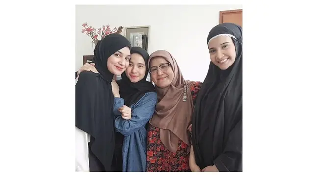 6 Potret Persahabatan Zaskia Sungkar, Shireen Sungkar, dan Laudya Cynthia Bella