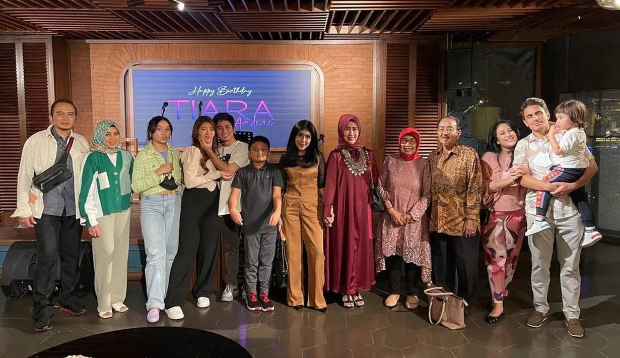 <p>(Instagram/tiaraandini)</p>