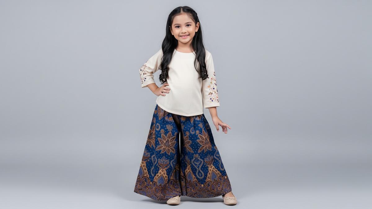 10 Model Celana Panjang Anak Perempuan yang Lucu dan Elegan, Cocok Dikenakan saat Libur Akhir Tahun 2025