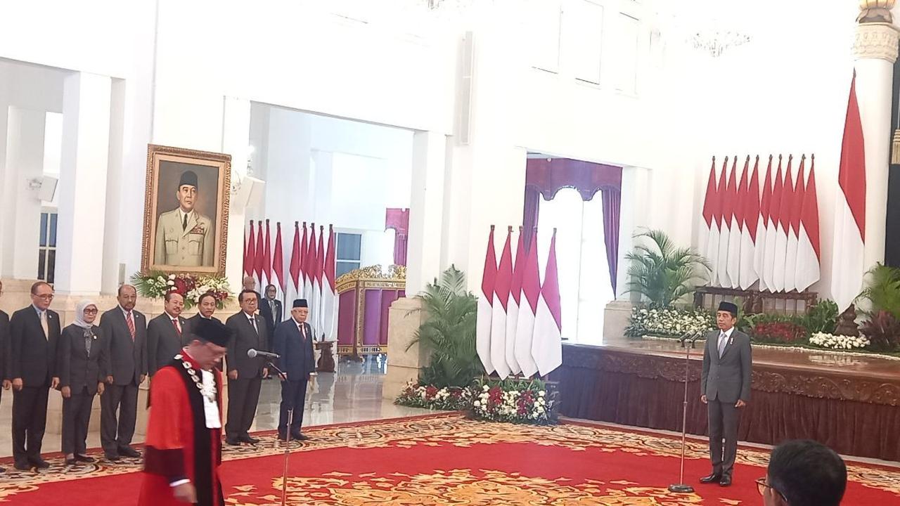 Dia juga berjanji akan menjaga integritas sebagai hakim MK.&nbsp;<br>