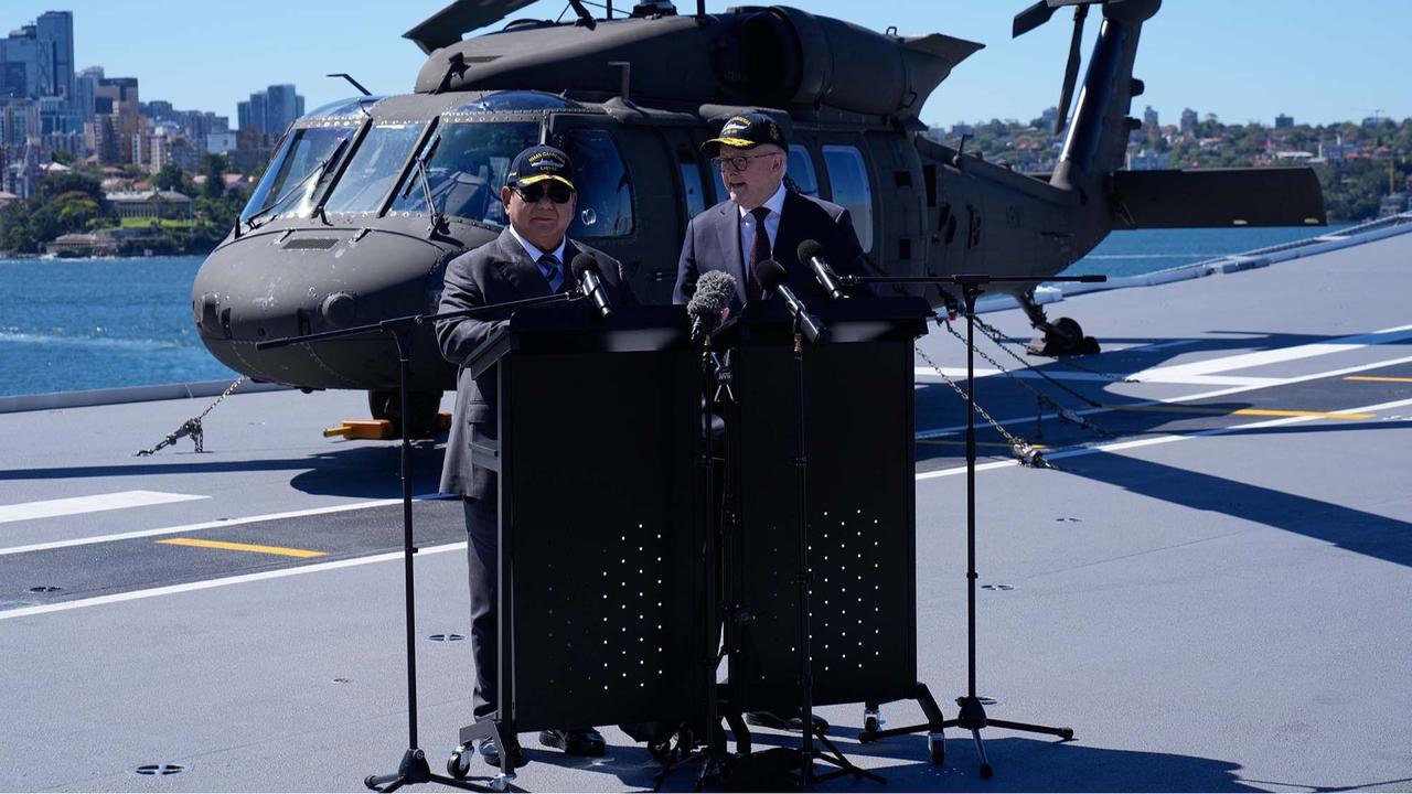FOTO: Di Atas Kapal Induk HMAS Canberra, Prabowo dan Albanese Resmikan Era Baru Hubungan Strategis Indonesia–Australia