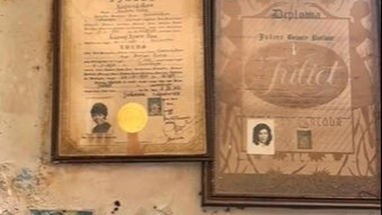 Sosok lansia yang akrab disapa "Oma" tersebut bukanlah sembarang pemangkas rambut.