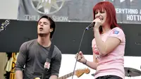 Mantan gitaris Paramore, Josh Farro dan Hayley Williams. (zimbio.com)