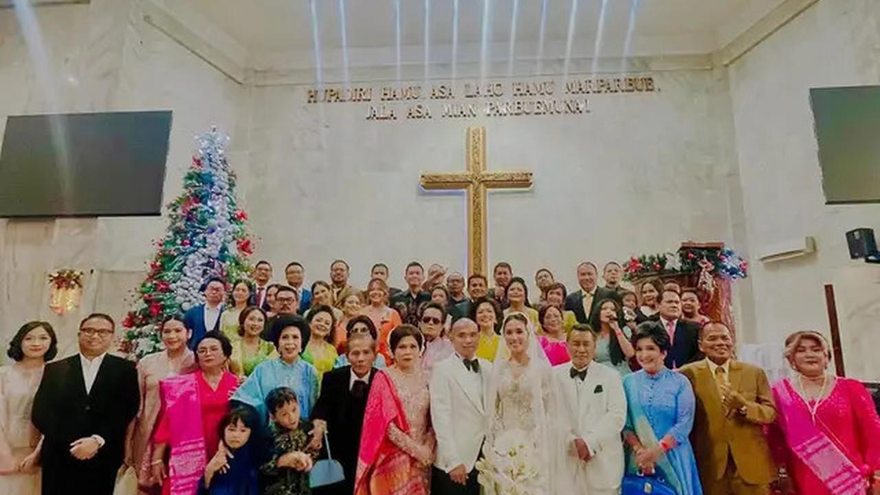 7 Potret Pernikahan Winona Delany dan Frank Hutapea Putra Hotman Paris, Khidmat