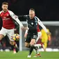 Secara penyerangan Mustafi memiliki sedikit kelebihan dari para kompatriot. Namun ia akan keteteran jika mendapatkan serangan balik dari lawan. (AFP/Justin Tallis)