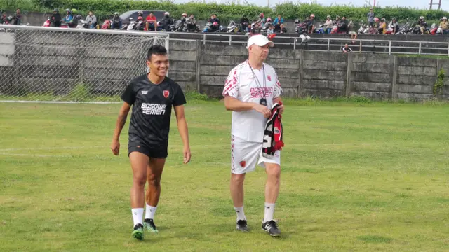 Joop Gall, PSM Makassar, Ferdinand Sinaga