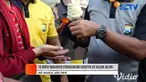 Upaya menekan penyebaran Covid-19 di Sidoarjo terus dilakukan Pemerintah Kabupaten Sidoarjo. Salah satunya membagikan masker gratis di sejumlah titik keramaian, seperti Alun-alun yang kini mulai dipenuhi warga pada hari libur.
