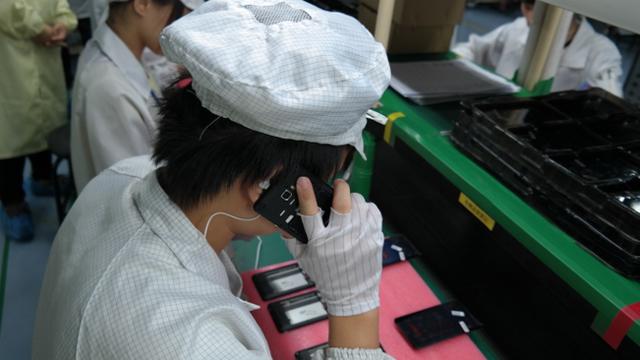 Pabrik smartphone di China